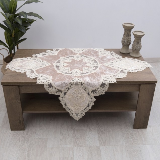 Σετ 5 Τεμ. Τραπεζοκαρέ/Καρέ/Σεμέν/Πετσετάκια...